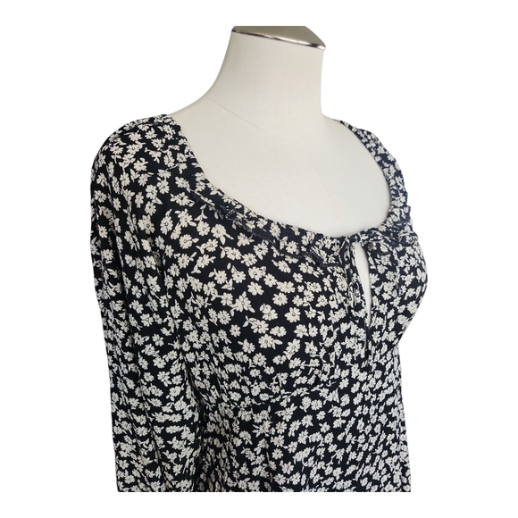 Billabong Better Days Midi Dress – Size L, Black & White Floral with Keyhole Tie - Picture 7 of 12